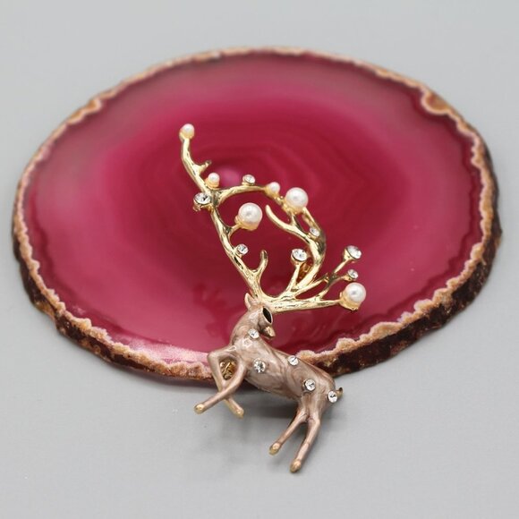 Deer Holidays Christmas pin brooch jewelry fashion pearl pearls elegant new - Picture 3 of 12